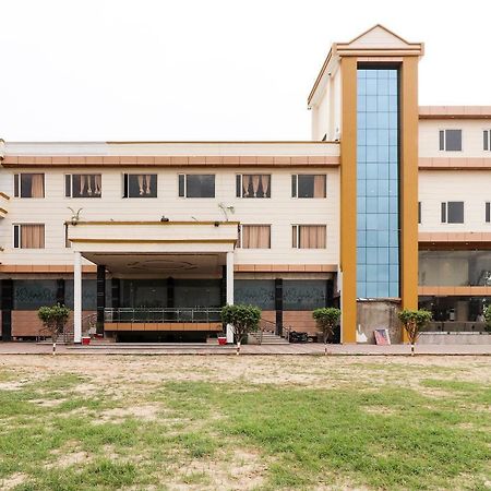 Oyo 39959 Hotel Bandhan Bahraich Exterior photo
